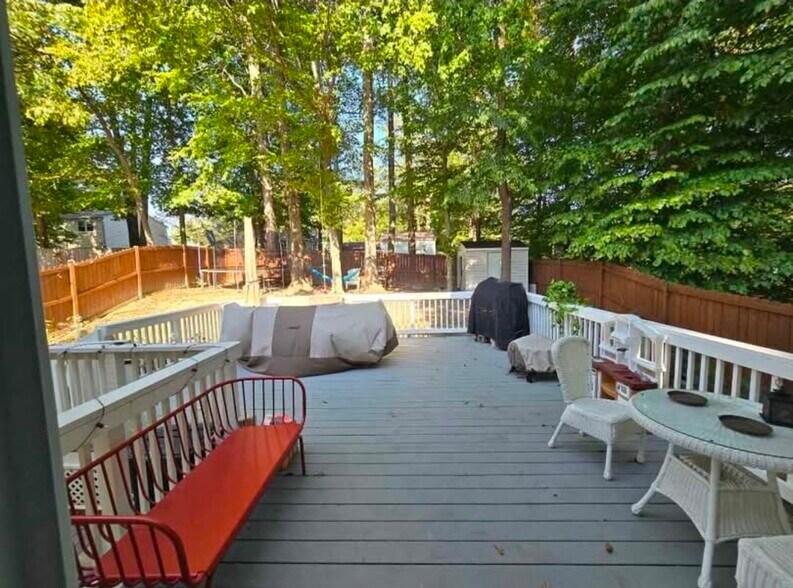 Building Photo - 8499 Rainbow Bridge Ln