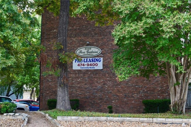 Building Photo - 2100 San Gabriel St