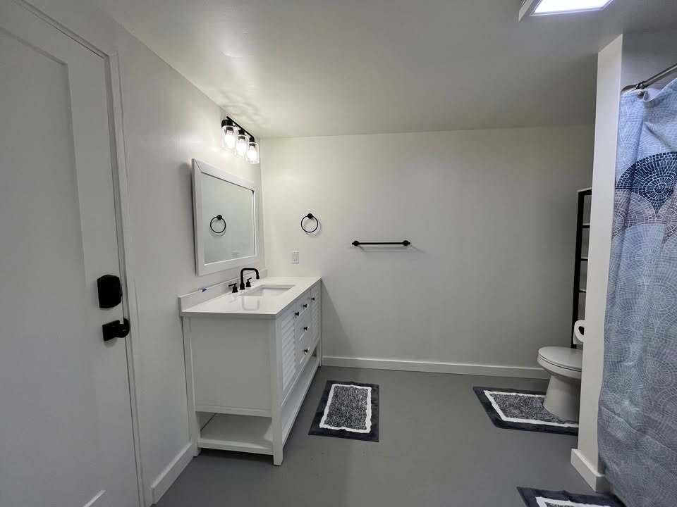 Building Photo - 1130 Keolu Dr