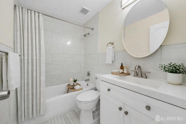 Building Photo - 400 Cranbury Rd