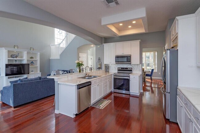 Building Photo - 1703 Golfview Dr