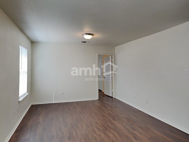 Building Photo - 318 Roswell Cyn
