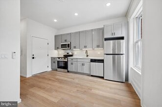 Building Photo - 627 N 16th St