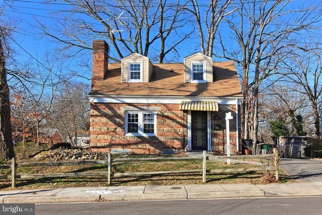 Building Photo - 2104 S Nelson St