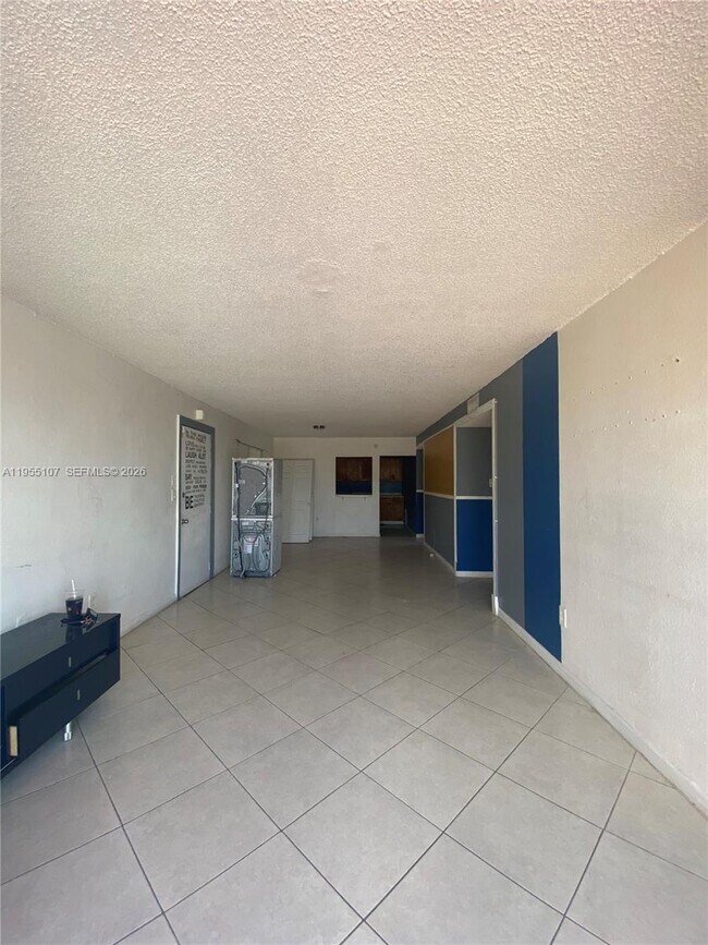 Building Photo - 5100 SW 41st St