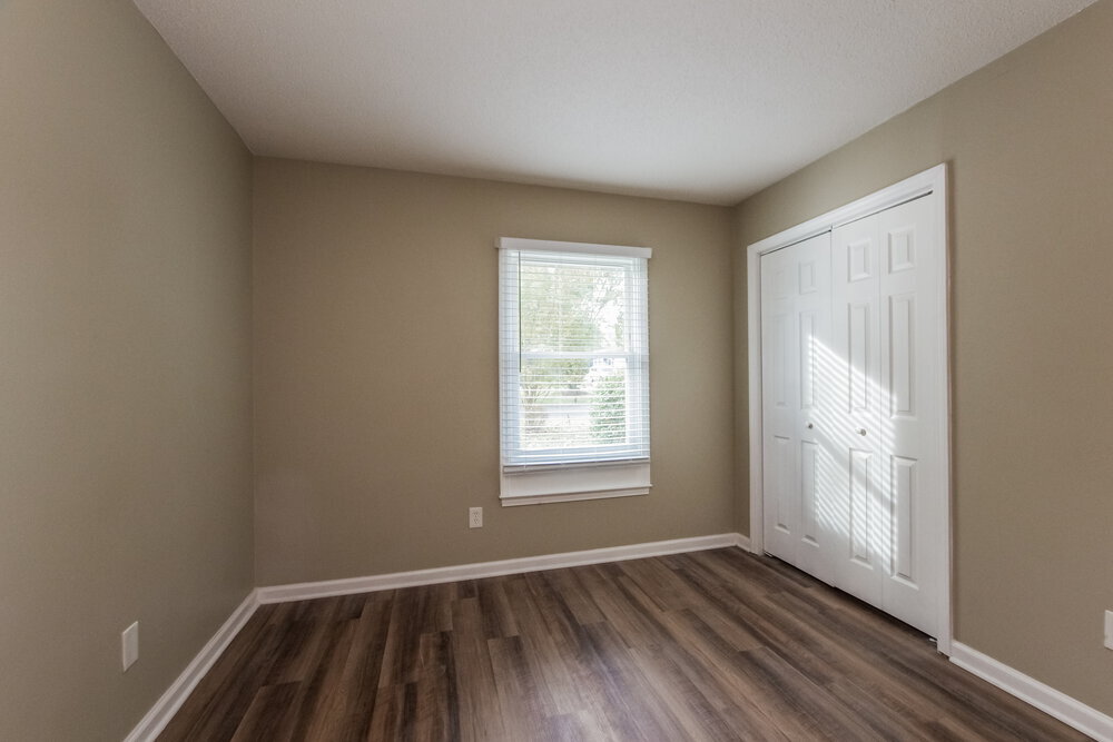 Building Photo - 2010 Longdale Dr