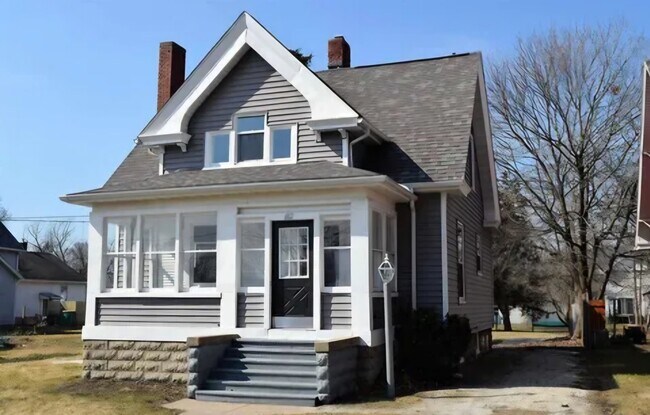 Primary Photo - 662 Jefferson St