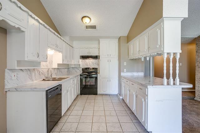 Building Photo - 1060 S Burleson Blvd