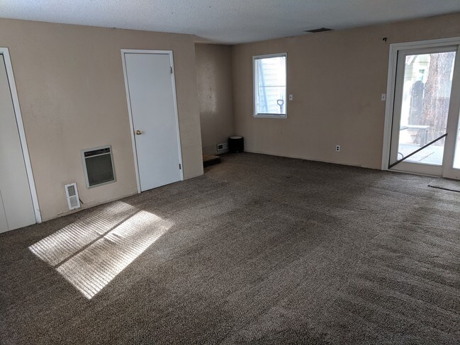 Building Photo - 2518 Knox Ave