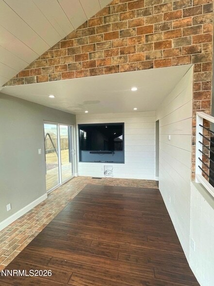 Building Photo - 2205 Stowe Dr