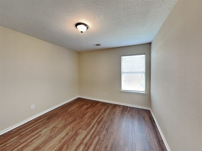 Building Photo - 2902 Auburn Falls Ln