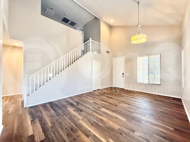 Building Photo - 3690 E Janelle Ct