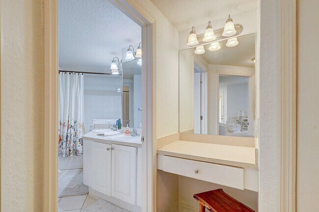 Building Photo - 11030 Legacy Dr