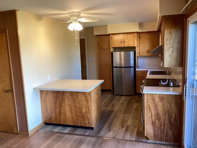 Building Photo - Roomy Rancher in Blue Ridge Summit