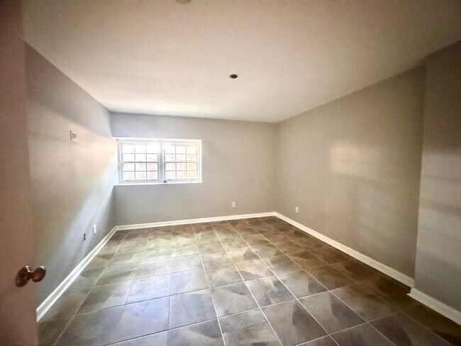 Building Photo - 1 Bedroom Unit in Historic Wafco Mills