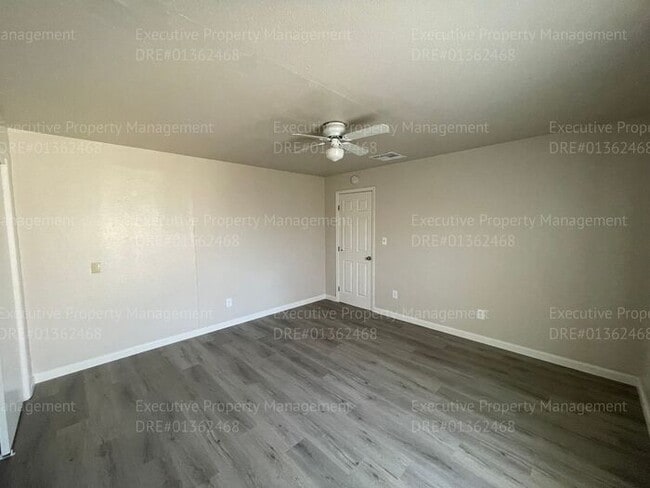 Building Photo - 3 bedroom/ 1 bathroom house located near Airport Dr/ Norris Rd