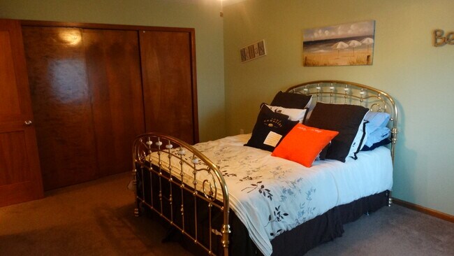 Building Photo - 13064 Garfield Dr