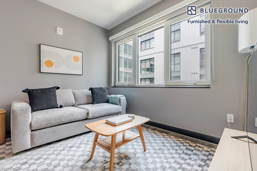 Primary Photo - 1313 L St NW