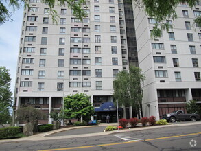 Building Photo - 60 Strawberry Hill Ave