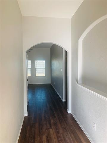 Building Photo - 300 Saguaro Dr