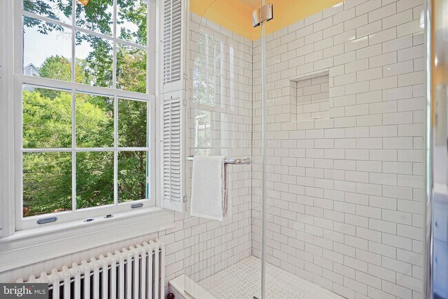 Building Photo - 3612 Albemarle St NW