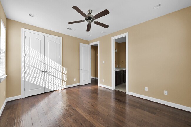 Building Photo - 14527 San Pietro Dr