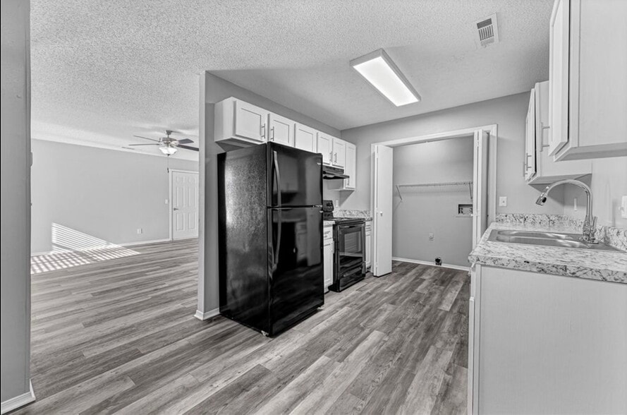 Building Photo - 4520 W Franciscan Trl