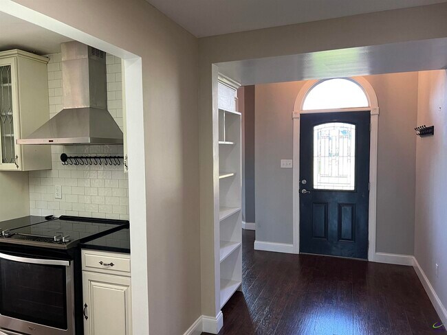 Building Photo - 108 Wilkes Ct