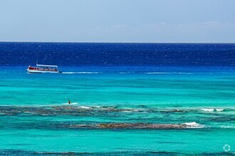 Building Photo - Escape to Diamond Head in this beautiful o...