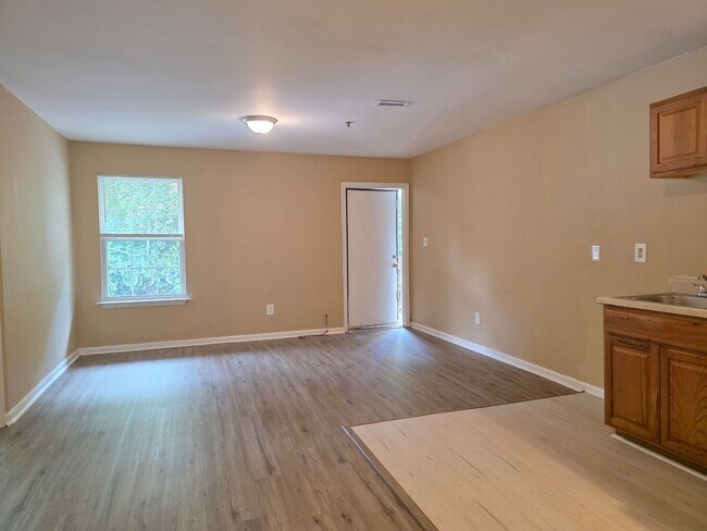 Building Photo - 3209 Miller Rd