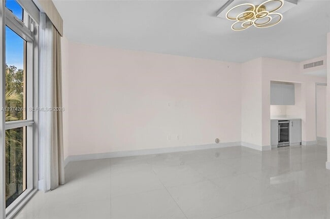 Building Photo - 17301 Biscayne Blvd