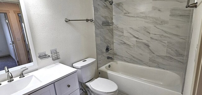 Building Photo - Beautiful New Construction Duplex