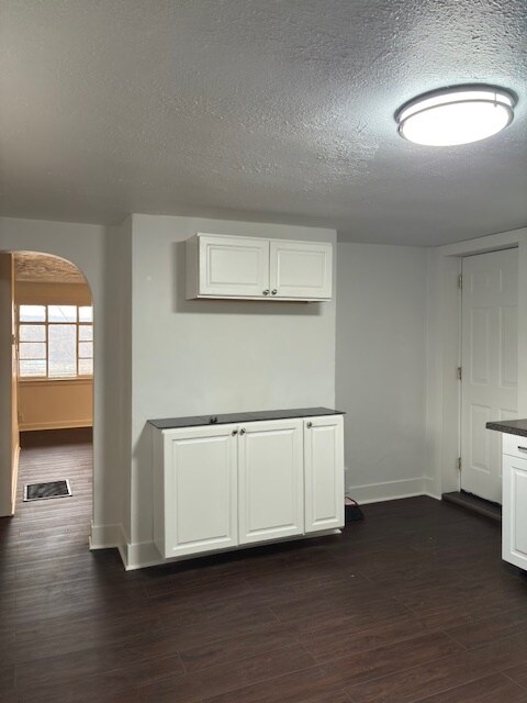 Building Photo - 922 Oak St