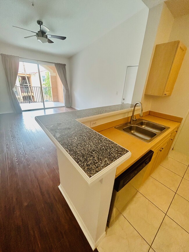 Granite Bar Top and Kitchen - 6831 SW 44th St