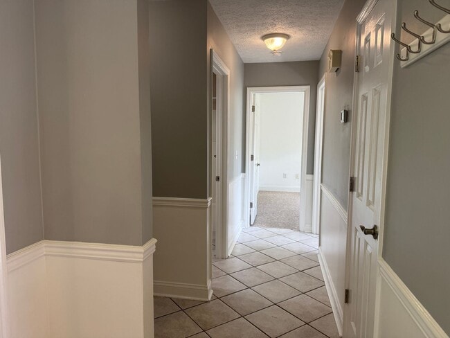 Building Photo - 105 Owls Nest Ct