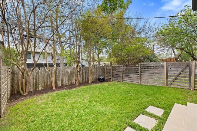 Building Photo - 1503 Richcreek Rd