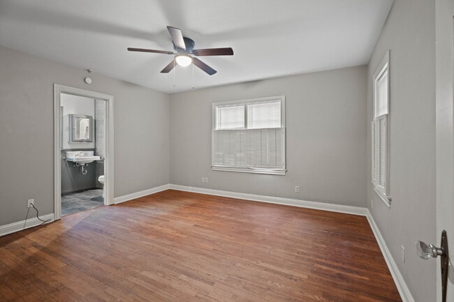 Building Photo - 5-Bedroom Home Available for Summer 2026 Pre-Lease!