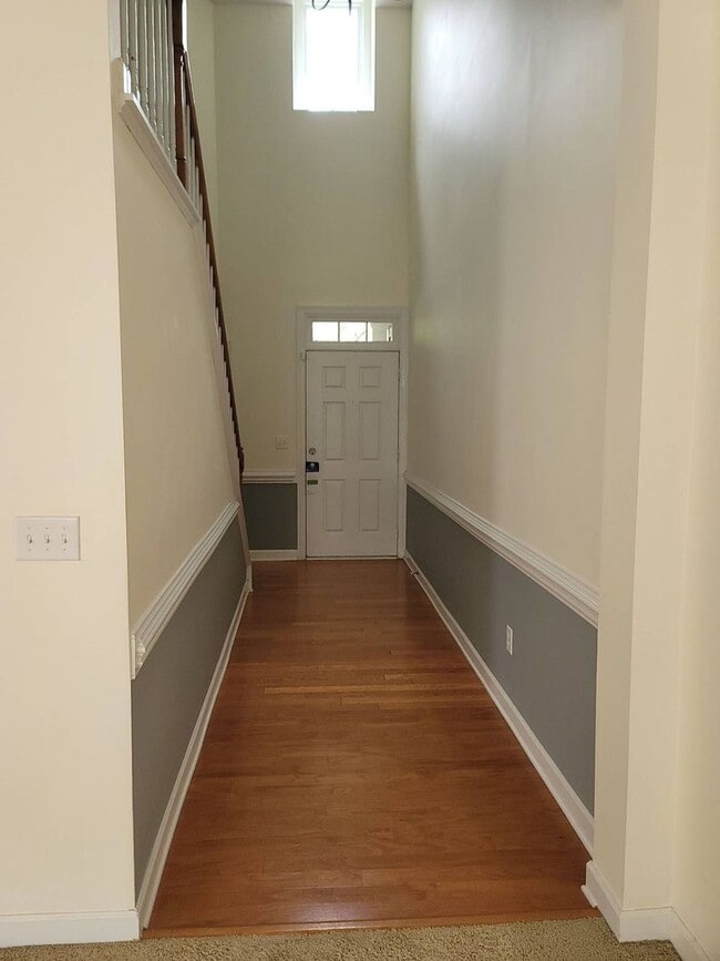 Building Photo - Nice Townhome off Providence Rd/485 South