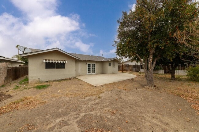 Building Photo - 3825 Bianchi Way
