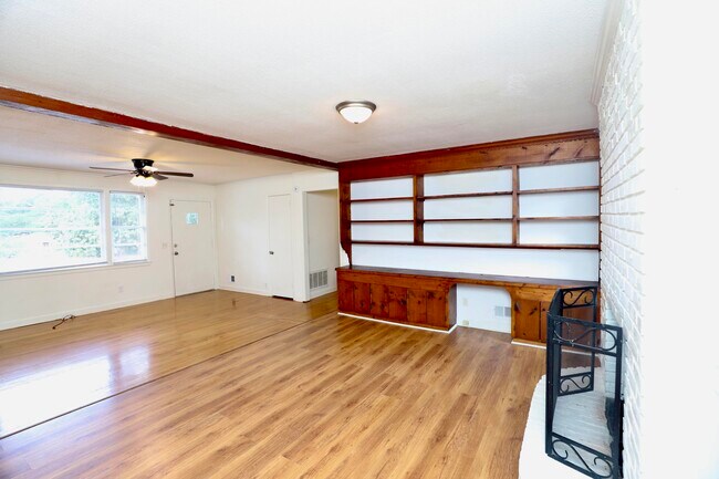 Building Photo - 1912 Dominion Dr