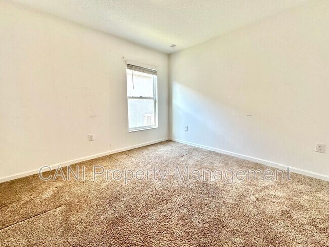 Building Photo - 3807 Whitney Wy