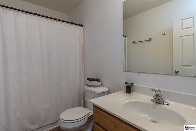 Building Photo - 310 Ivy Pointe Dr