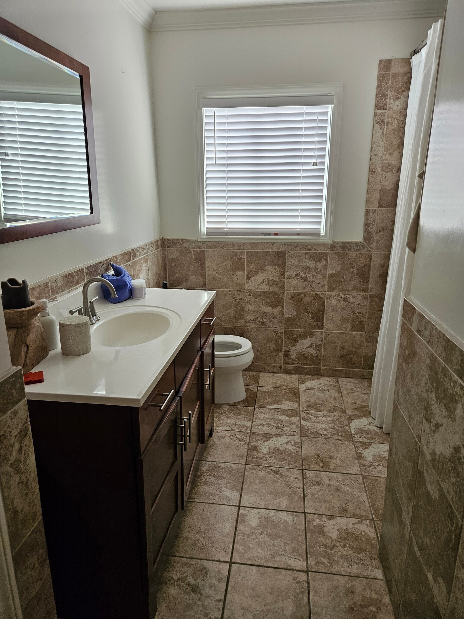 Building Photo - 533 N Gardner St