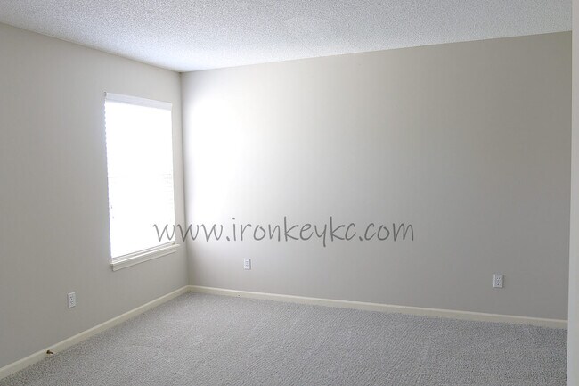 Building Photo - 9219 Boehm Dr