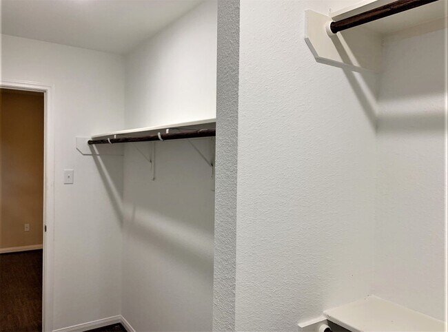 Building Photo - 429 N Carolina St