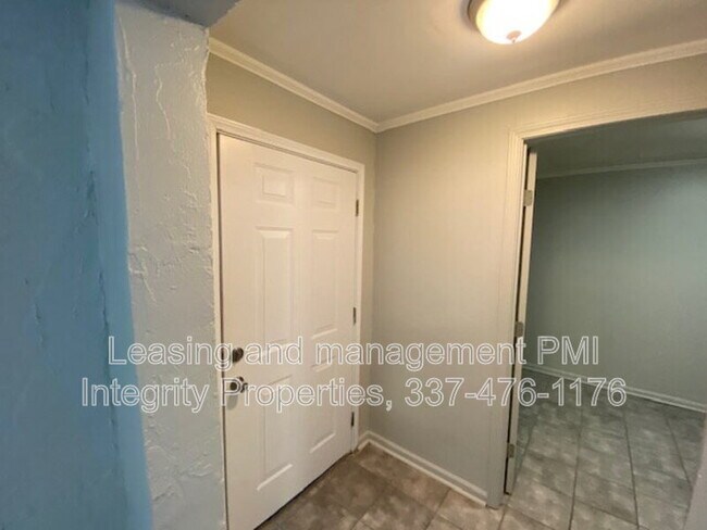 Building Photo - 318 Auburn Dr