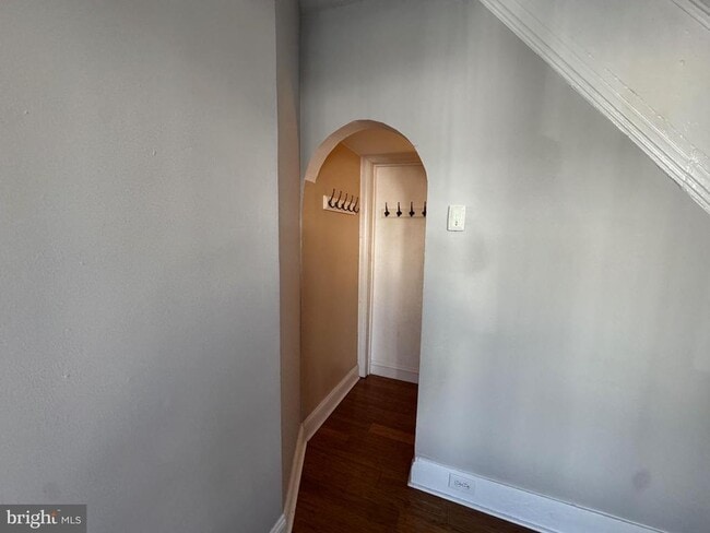 Building Photo - 317 W 4th Ave