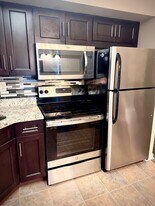 Building Photo - 1001 Berwyck Ct