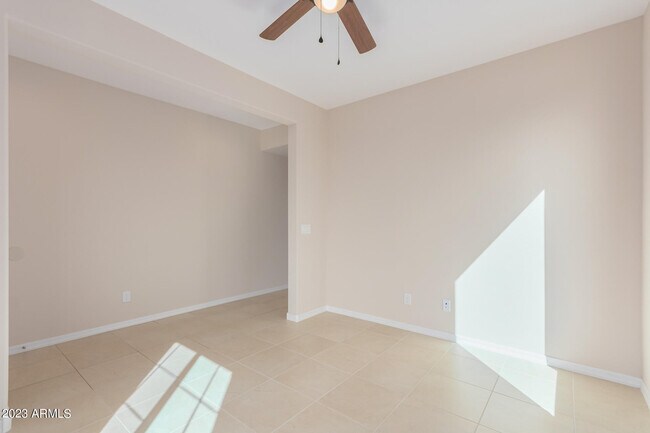 Building Photo - 19740 W Palo Verde Dr