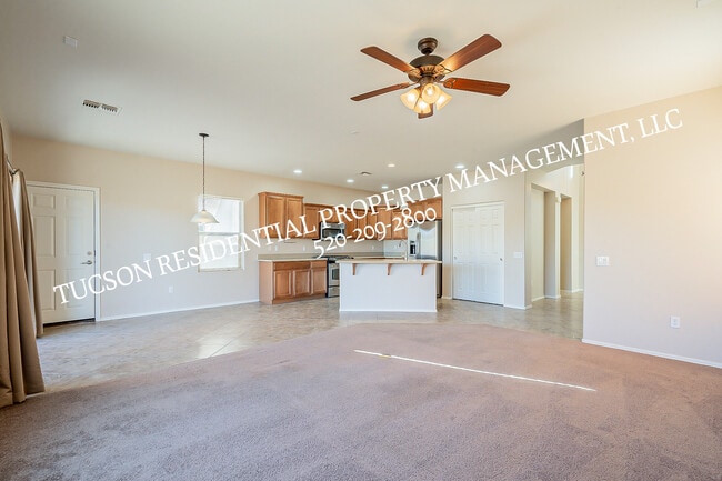 Building Photo - 6012 S Meadow Breeze Dr